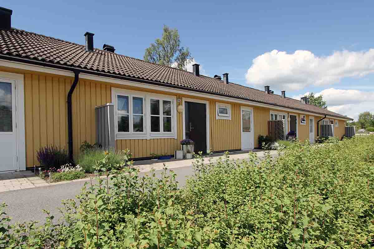 Radhuslänga på Borgarvägen 2-16 i Åby